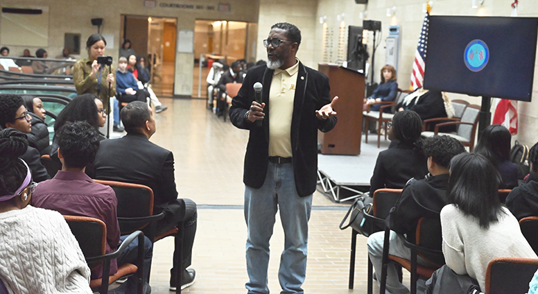 D.C. Courts Executive Officer Herbert Rouson Jr. addresses students at D.C. Superior Court.